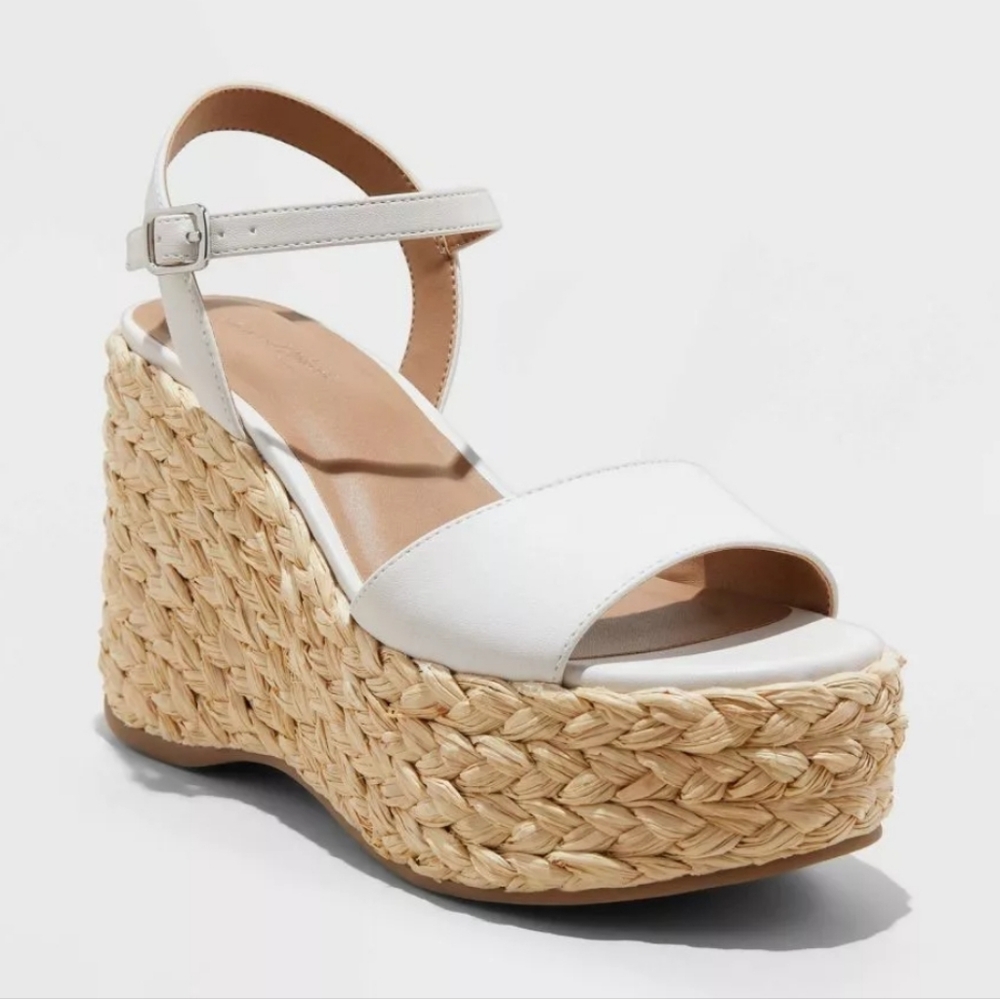 Universal Thread Women's Wedge High Heels Sandals Memory Foam ~  White